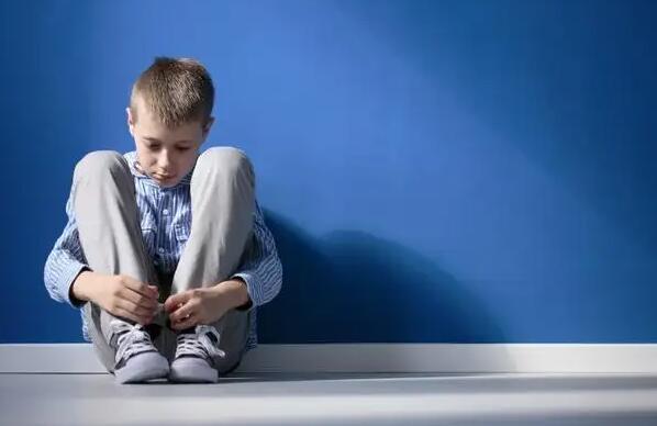 【深圳特区报】识别孤独症早期信号早干预点亮“星儿”未来(图1)