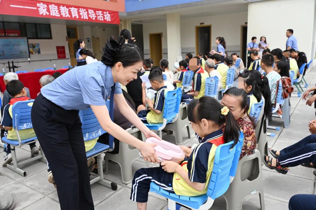 全国助残日|卸下重担与爱同行——我市开展孤独症群体心理调适暖心培训活动(图1)